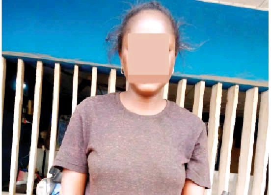 Woman tries to settle dispute, stabs bartender to death